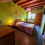 Frühstückspension 1 , Du Holley