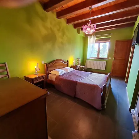 Bed & Breakfast 1 , Du Holley