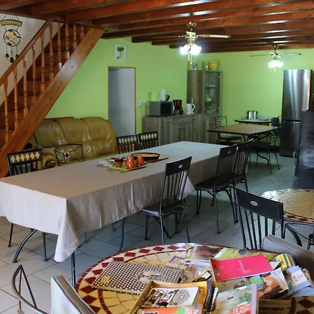 Bed & Breakfast 1 , Du Holley Xivry-Circourt