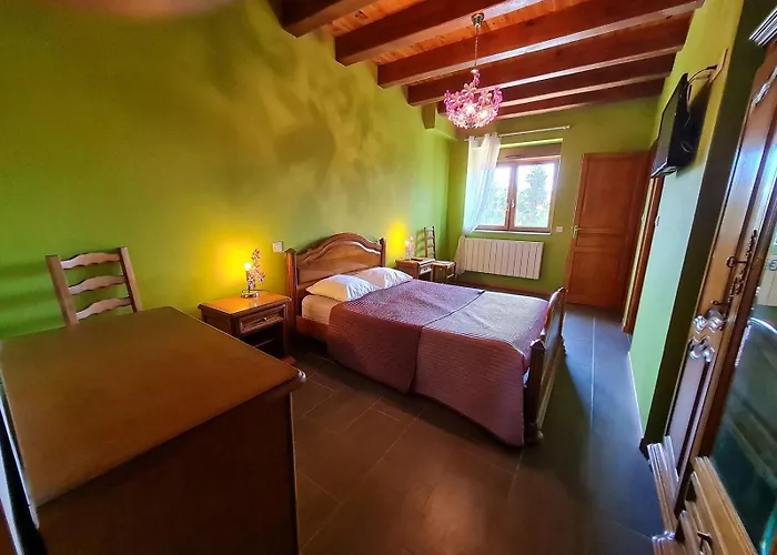 Bed & Breakfast 1 , Du Holley