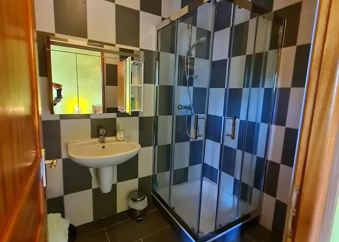 Bed & Breakfast 1 , Du Holley 3*